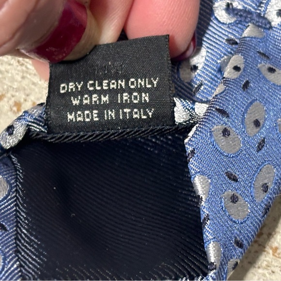 Ermenegildo Zegna “All Eyes” 100% Silk Italian Tie - Picture 4 of 4